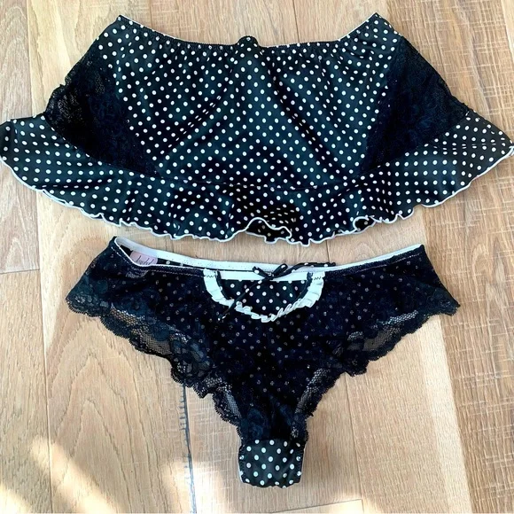 Lingerie - Picture 2 of 2